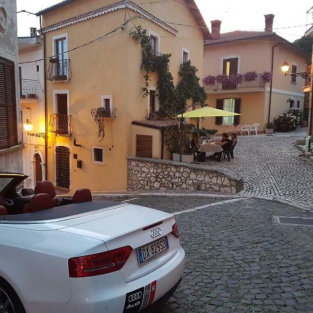 Scaccia Pensieri Villa Cerchio Exteriör bild