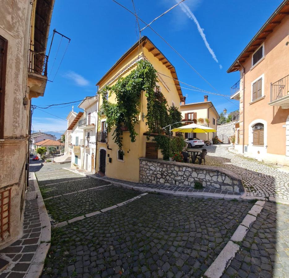 Scaccia Pensieri Villa Cerchio Exteriör bild