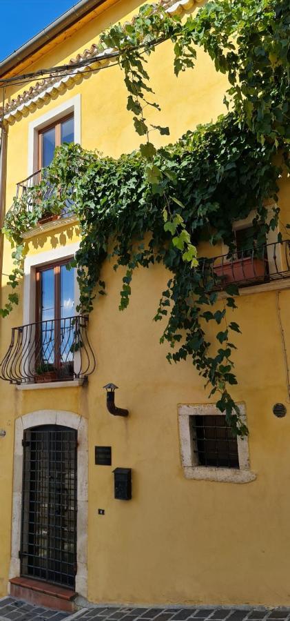 Scaccia Pensieri Villa Cerchio Exteriör bild