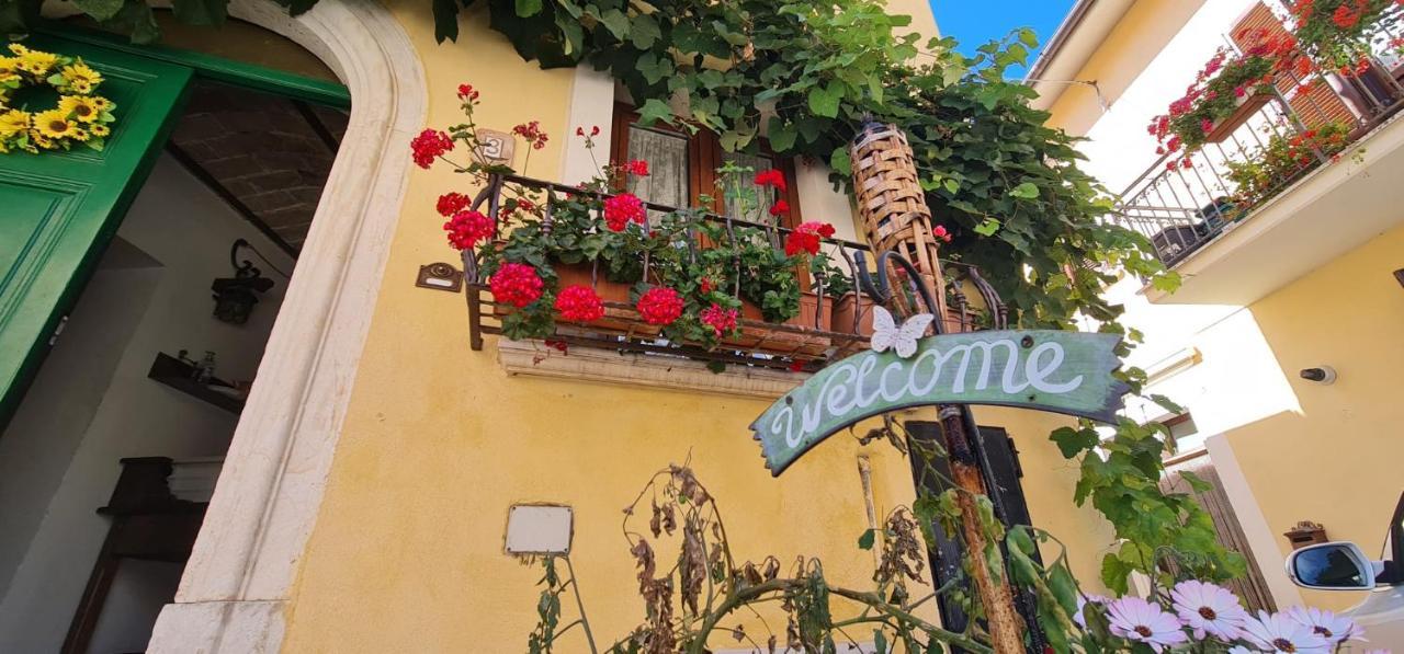 Scaccia Pensieri Villa Cerchio Exteriör bild