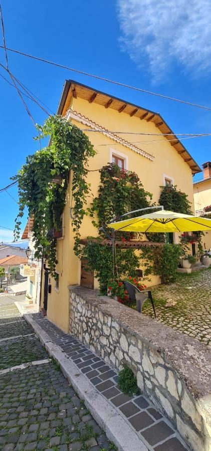 Scaccia Pensieri Villa Cerchio Exteriör bild