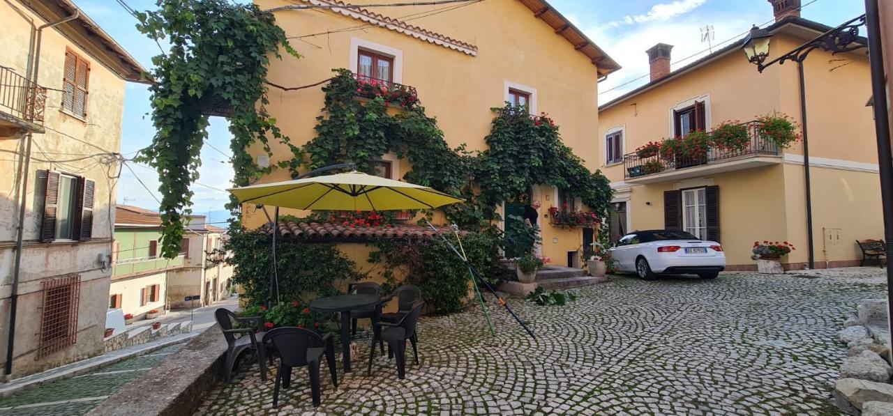 Scaccia Pensieri Villa Cerchio Exteriör bild