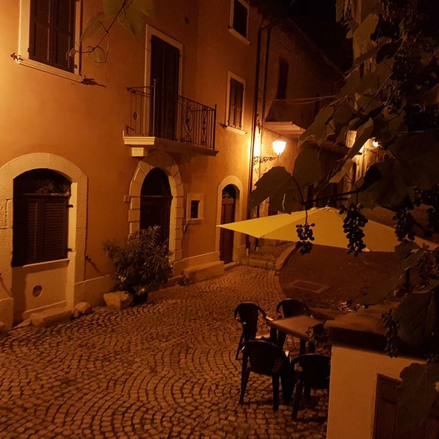 Scaccia Pensieri Villa Cerchio Exteriör bild