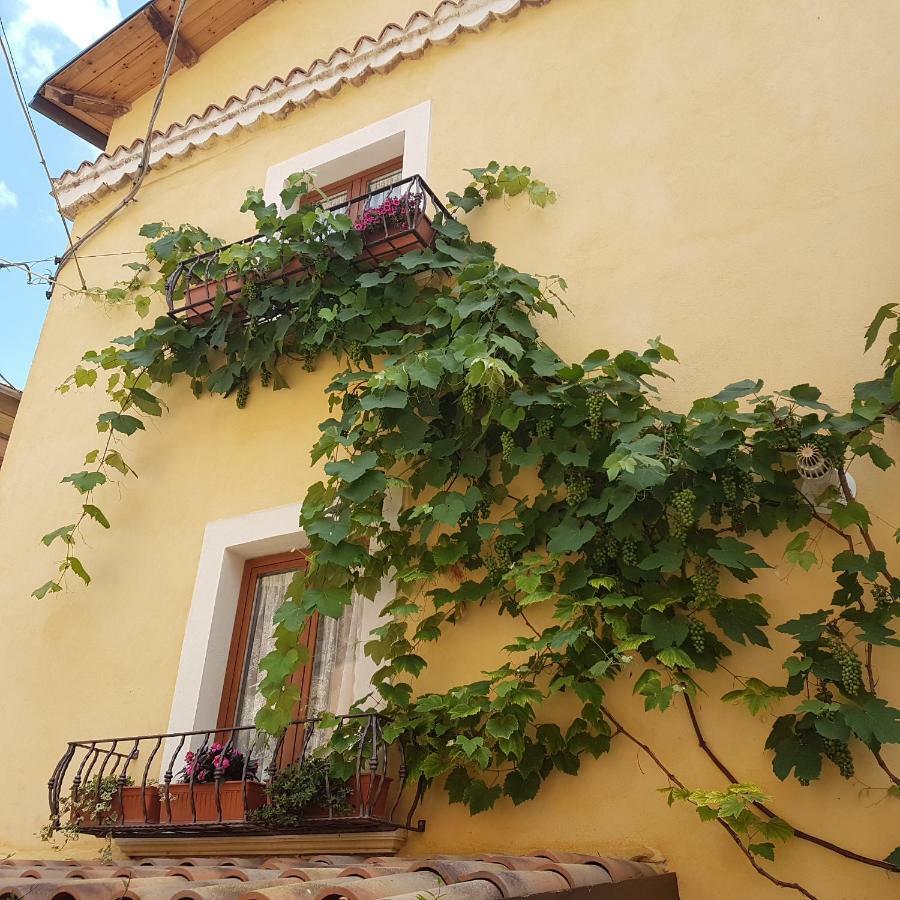 Scaccia Pensieri Villa Cerchio Exteriör bild