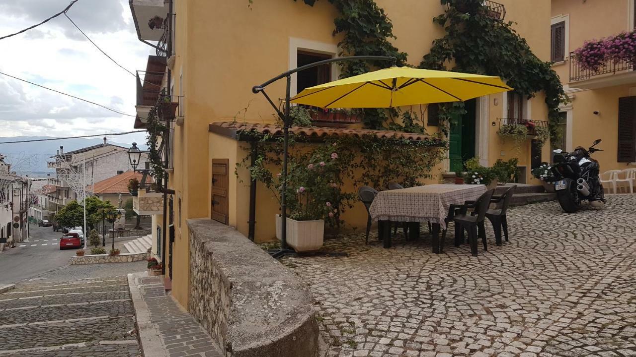 Scaccia Pensieri Villa Cerchio Exteriör bild