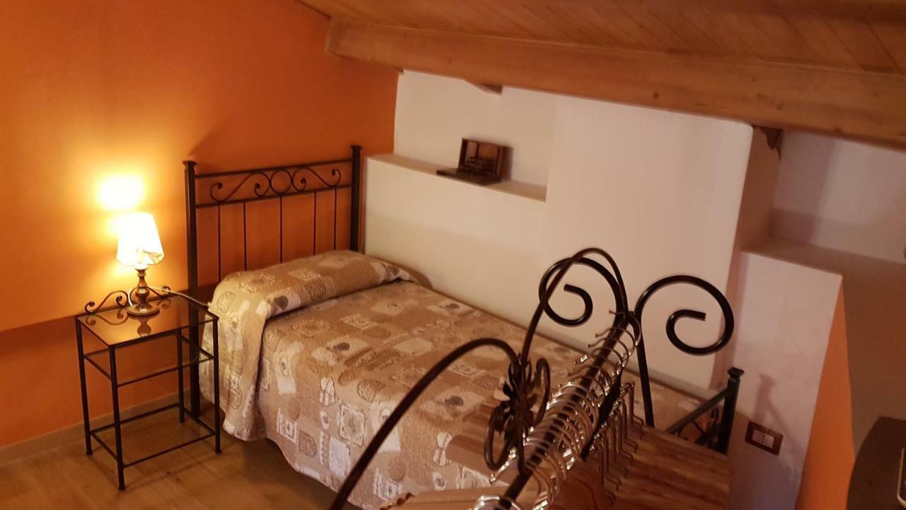 Scaccia Pensieri Villa Cerchio Exteriör bild