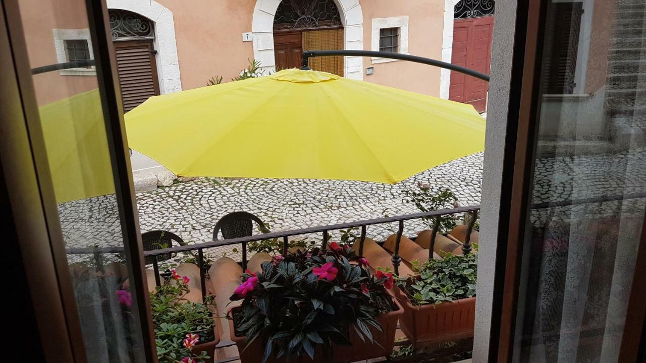 Scaccia Pensieri Villa Cerchio Exteriör bild