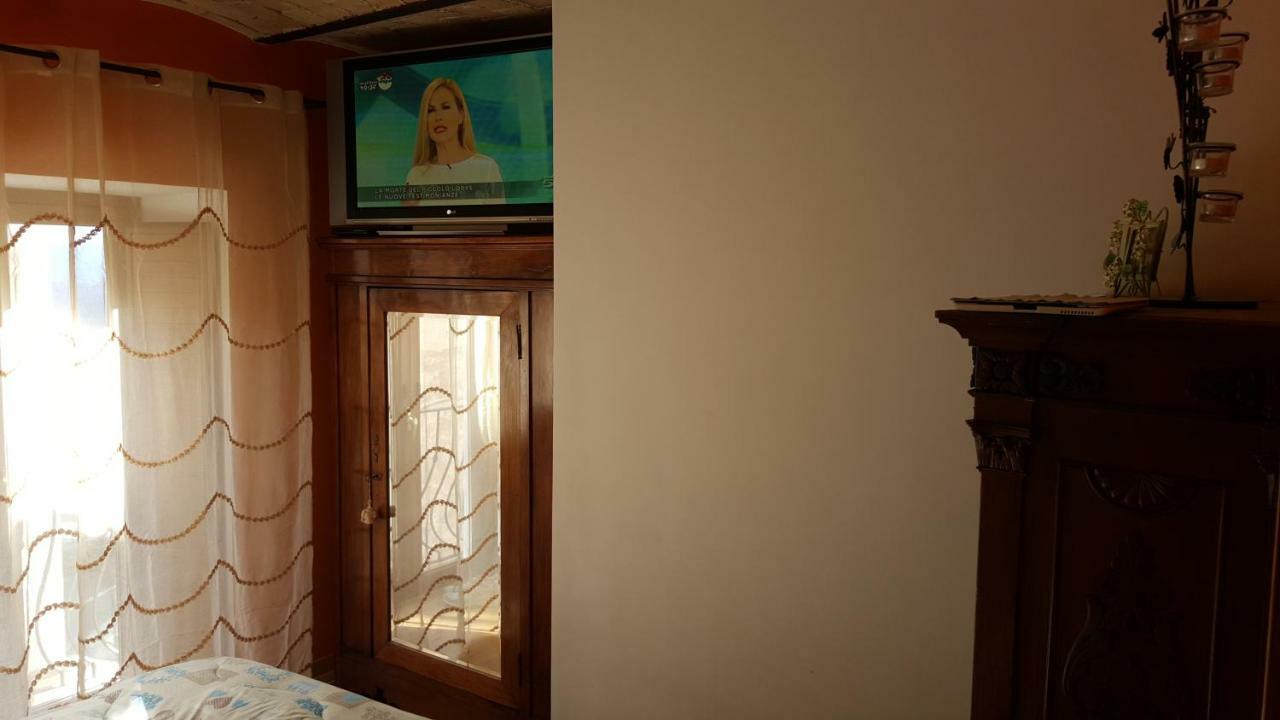 Scaccia Pensieri Villa Cerchio Exteriör bild