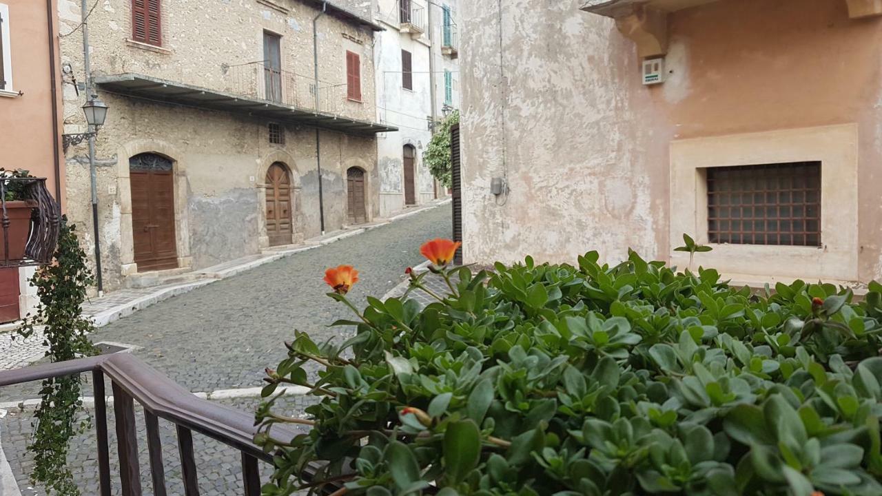 Scaccia Pensieri Villa Cerchio Exteriör bild
