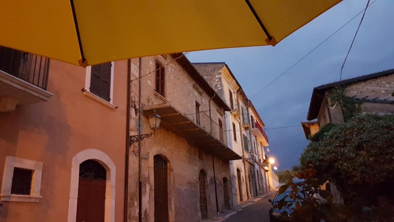 Scaccia Pensieri Villa Cerchio Exteriör bild
